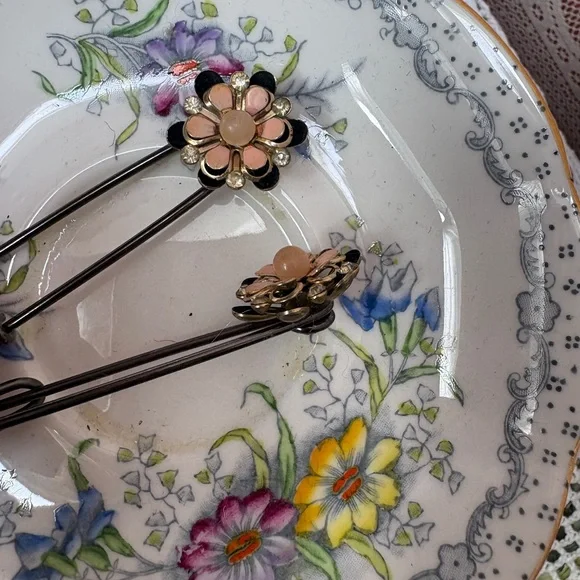 Refashioned Vintage Floral Rhinestone Kilt Pins (Set of 2) - Picture 5 of 7